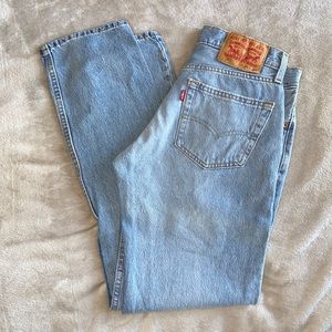 Straight Leg Levi’s Mom Jeans